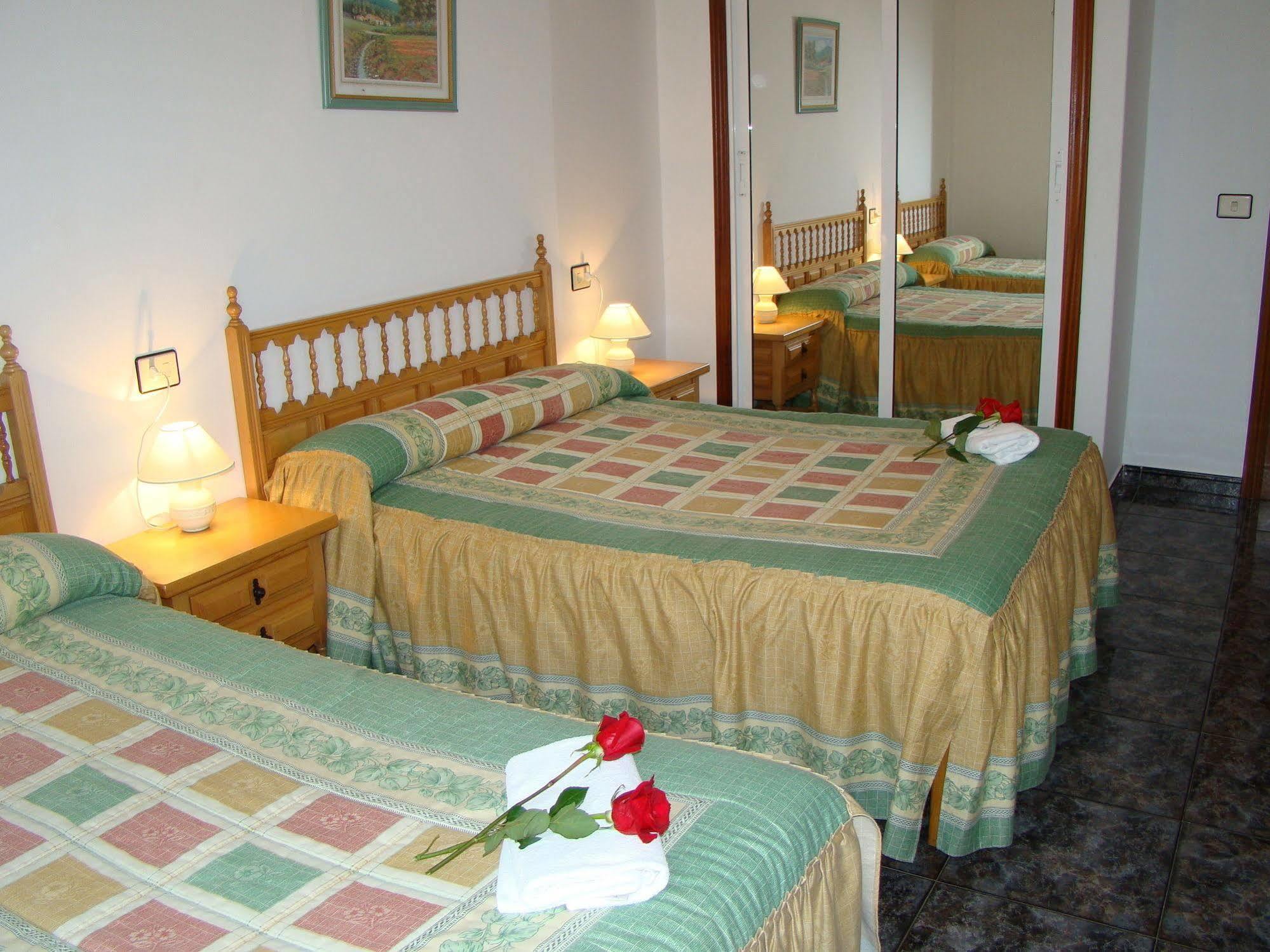 Hostal San Roque Πόρτο Νόβο Εξωτερικό φωτογραφία